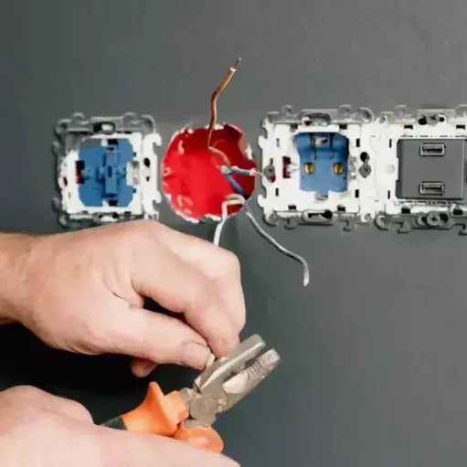 Installation de prises et interrupteurs Pose de nouveaux interrupteurs et prises électriques dans un logement rénové à Electricien Bry sur Marne